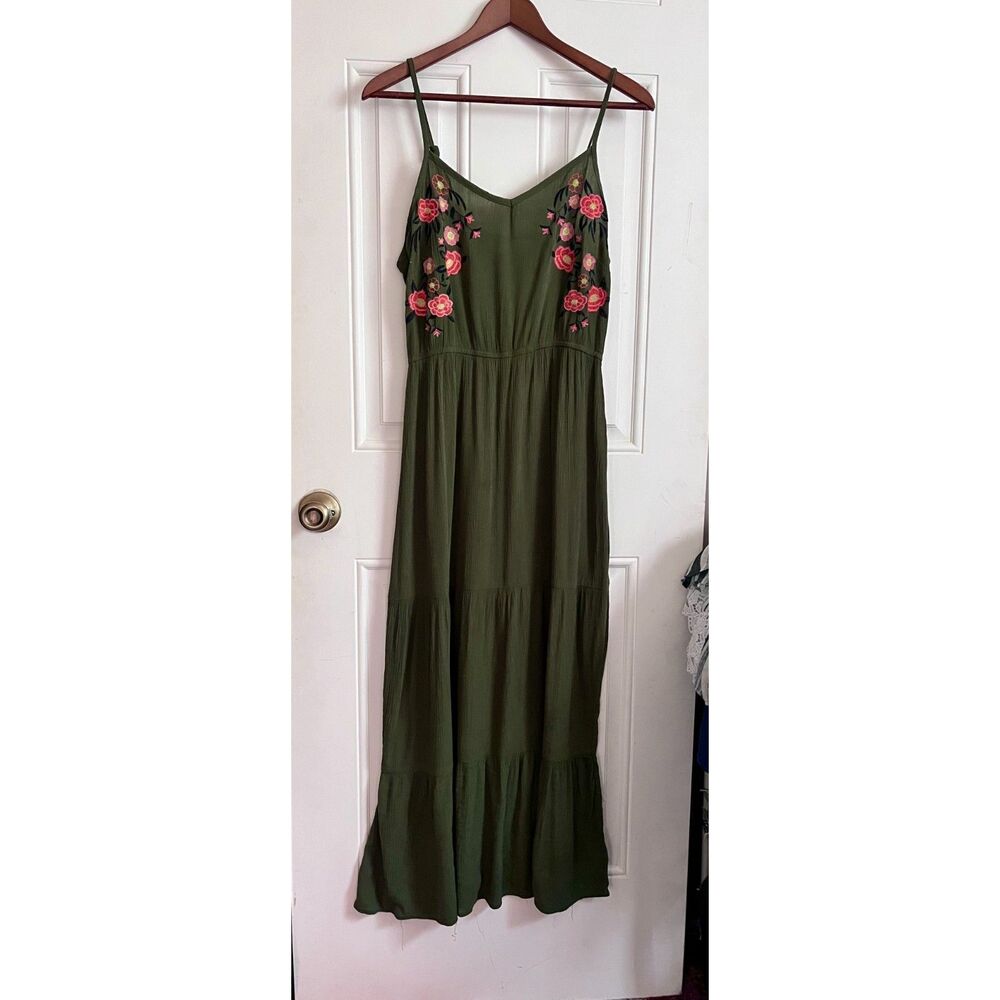 Green maxi dress w/ pink embroidered flowers & adjustable straps medium - Picture 1 of 4